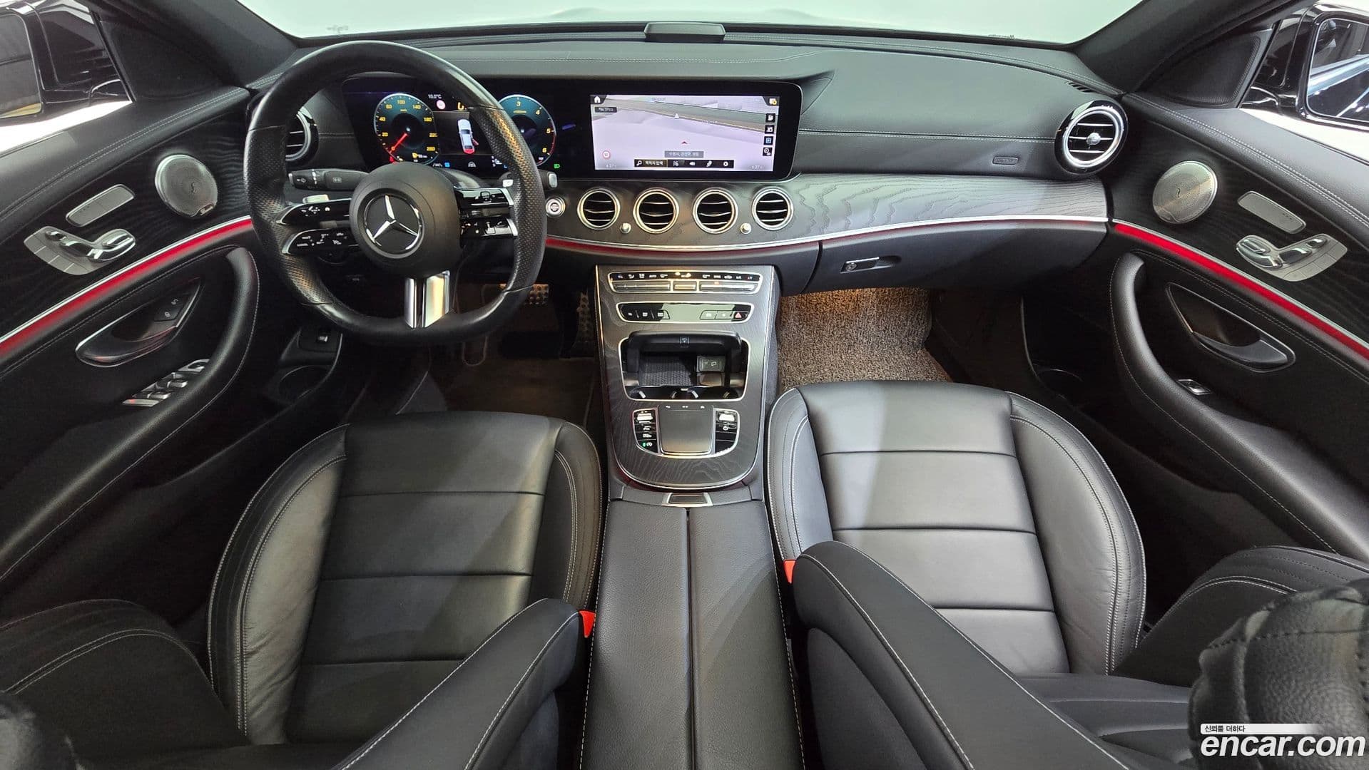 Main__Slider__Photo:E-Class Mercedes-Benz 2020.11-6