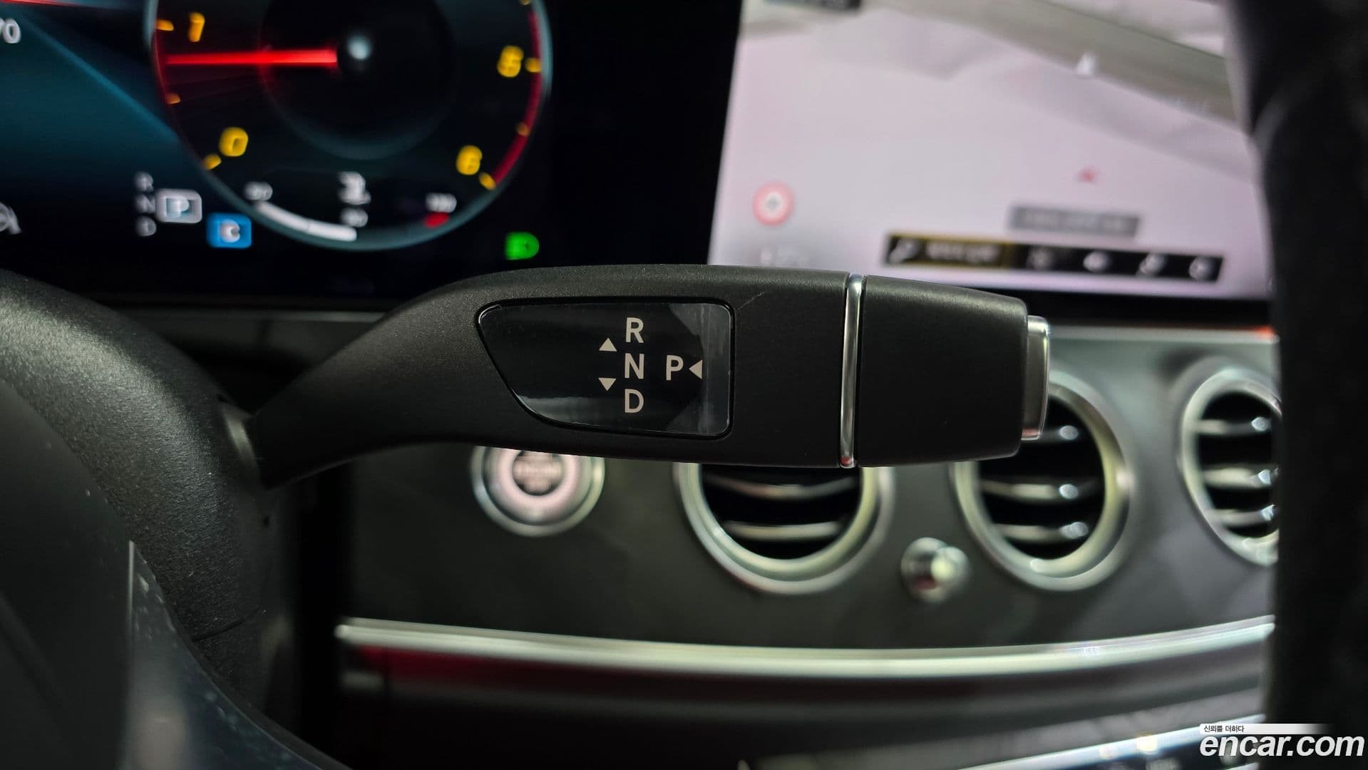 Main__Slider__Photo:E-Class Mercedes-Benz 2020.11-8