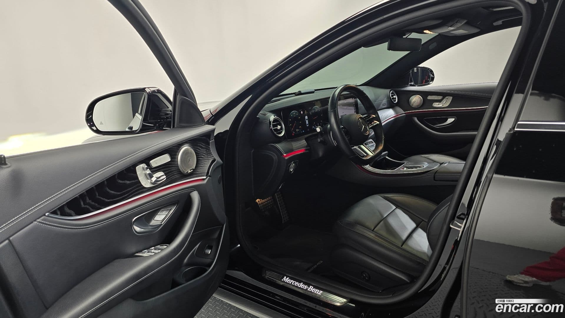 Main__Slider__Photo:E-Class Mercedes-Benz 2020.11-9