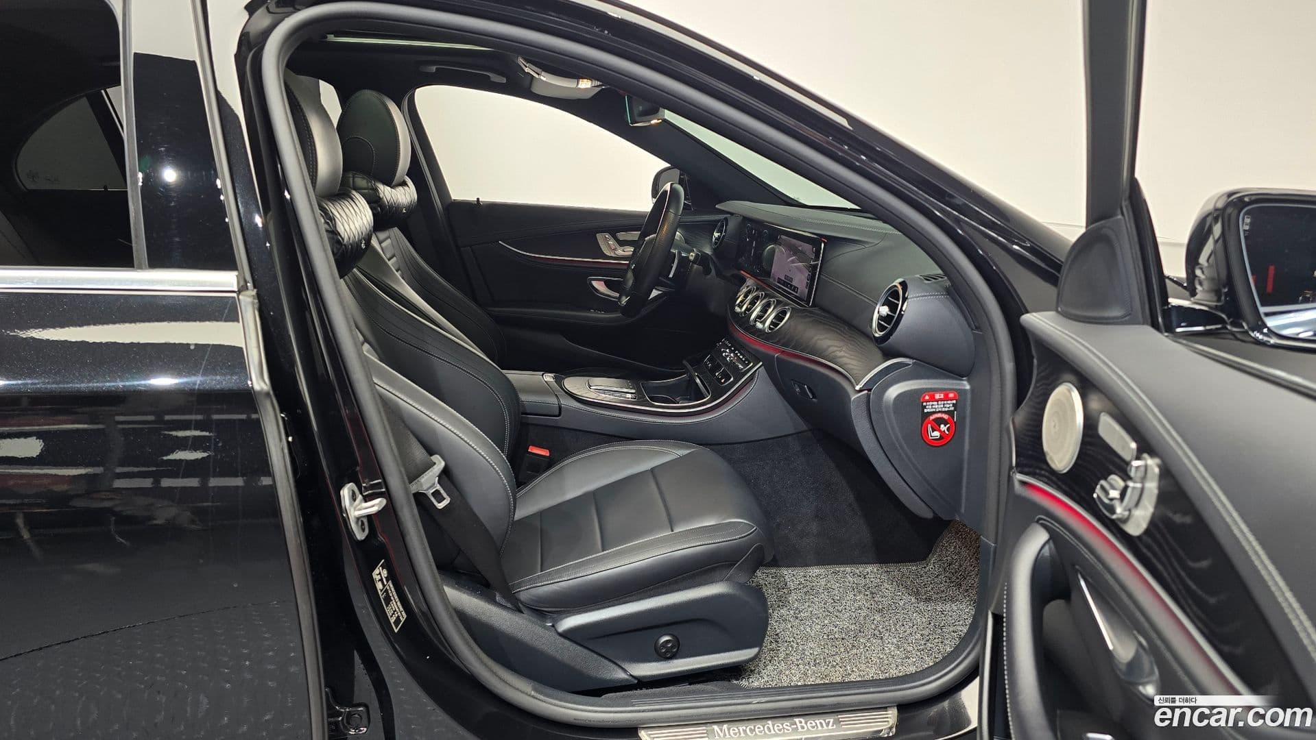 Main__Slider__Photo:E-Class Mercedes-Benz 2020.11-10