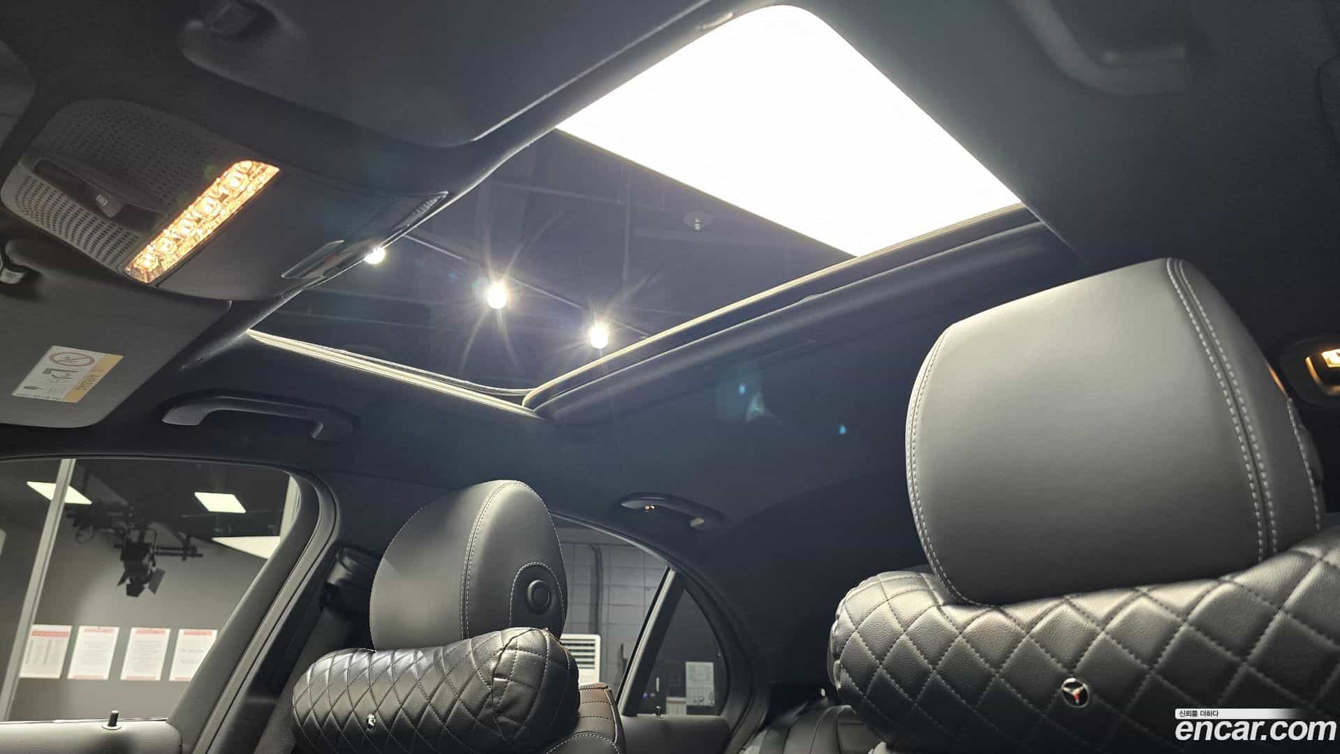 E-Class Mercedes-Benz 2020.11-OPTION-022