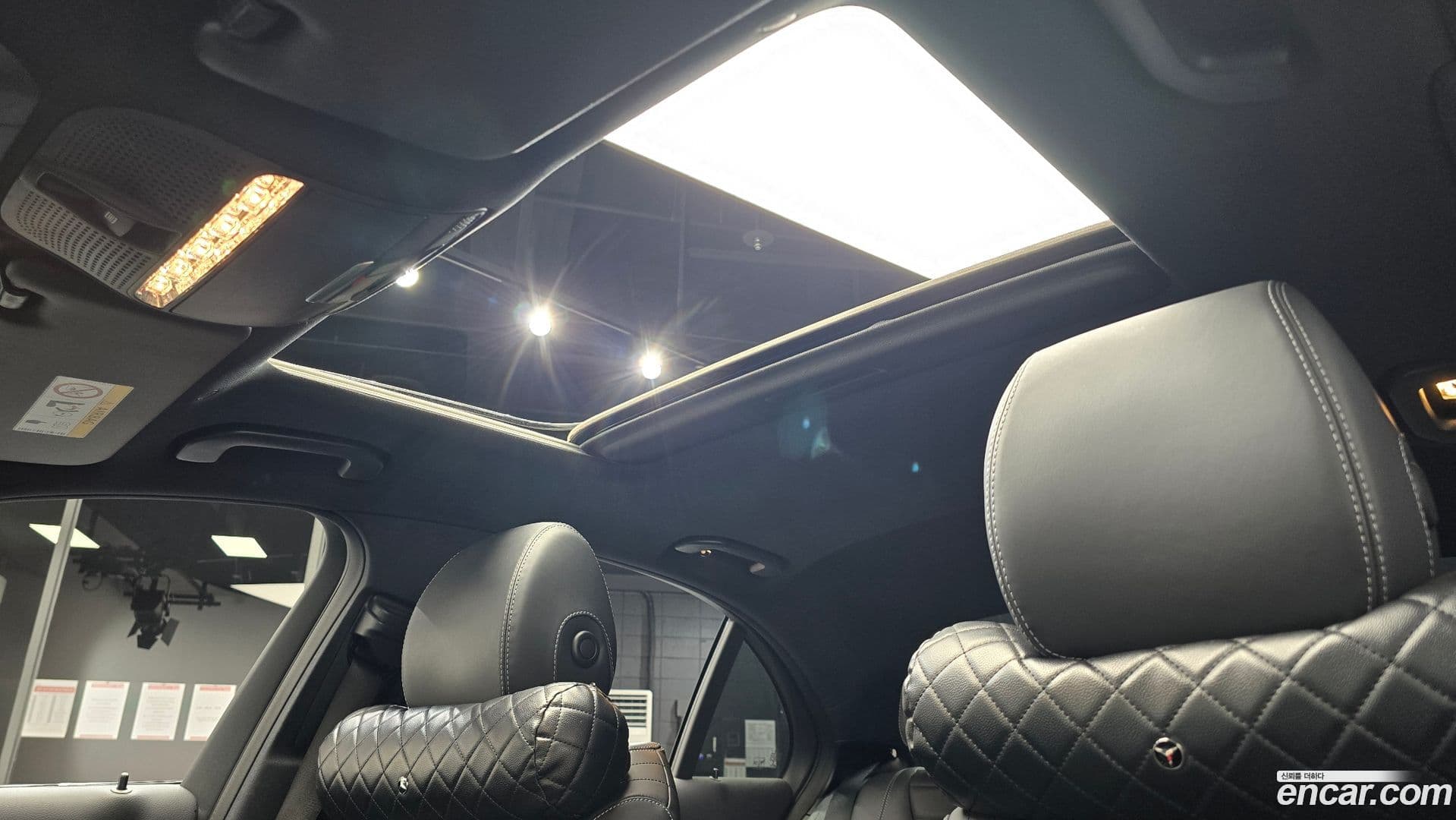 Main__Slider__Photo:E-Class Mercedes-Benz 2020.11-17