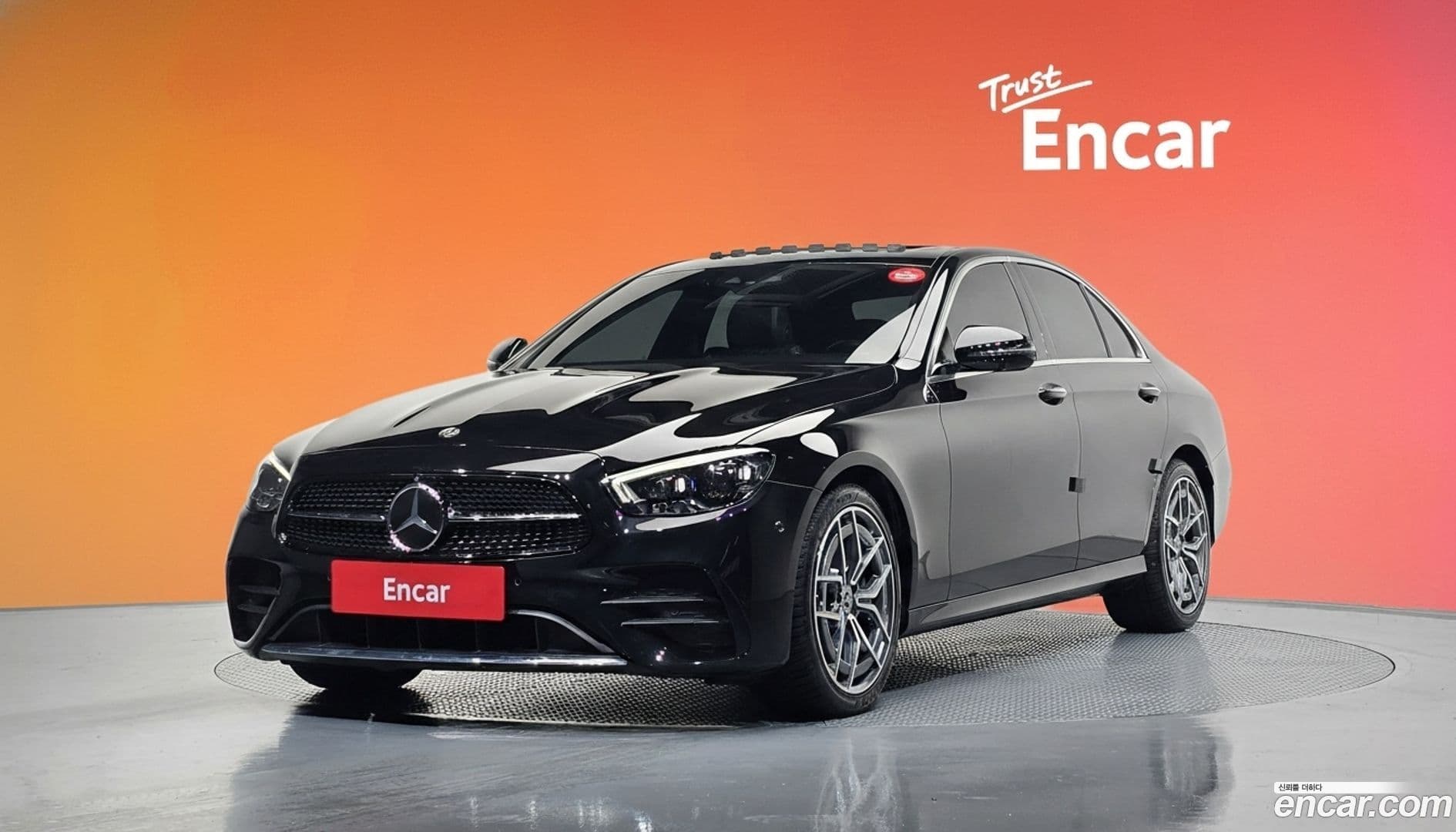 Main__Slider__Photo:E-Class Mercedes-Benz 2020.11-0