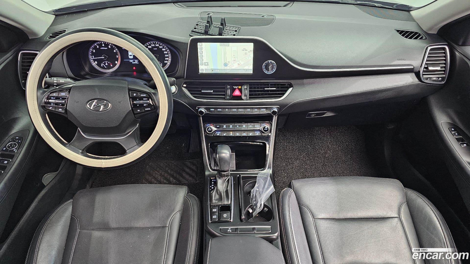 Main__Slider__Photo:Grandeur Hyundai 2017.2-6