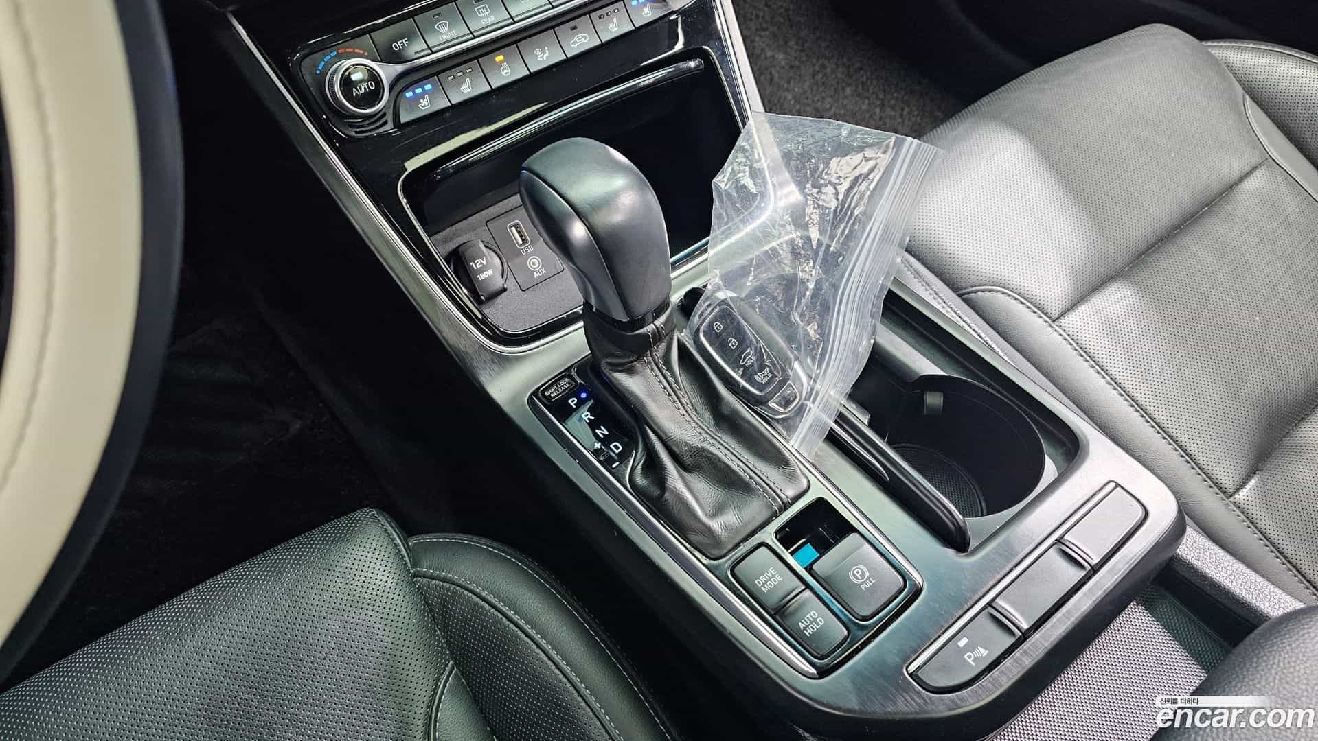 Grandeur Hyundai 2017.2-INNER-009