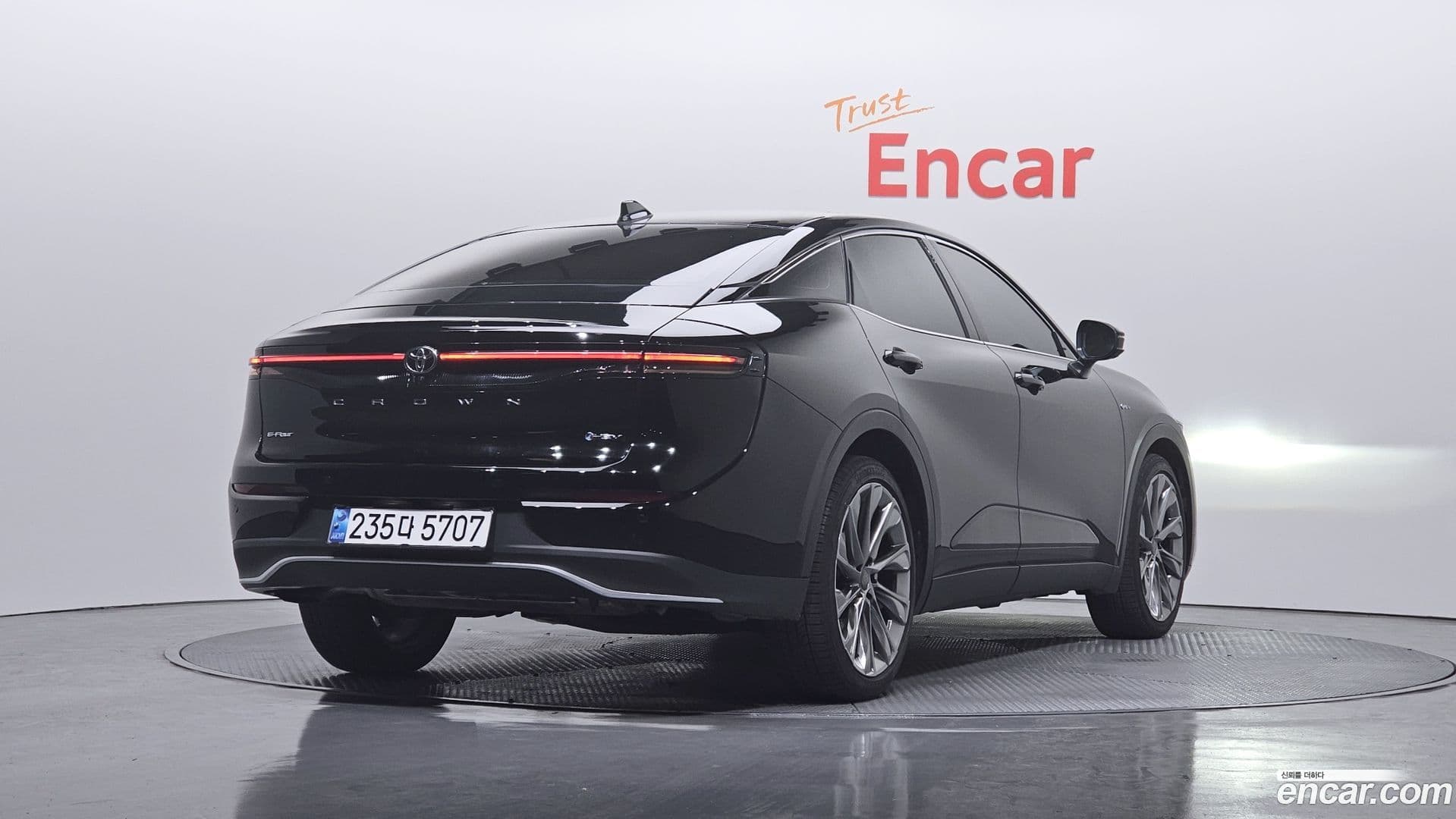 Main__Slider__Photo:Crown Toyota 2024.4-1