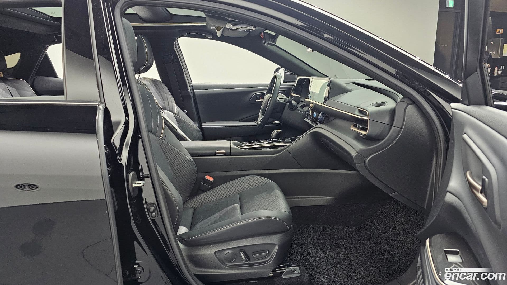 Main__Slider__Photo:Crown Toyota 2024.4-9