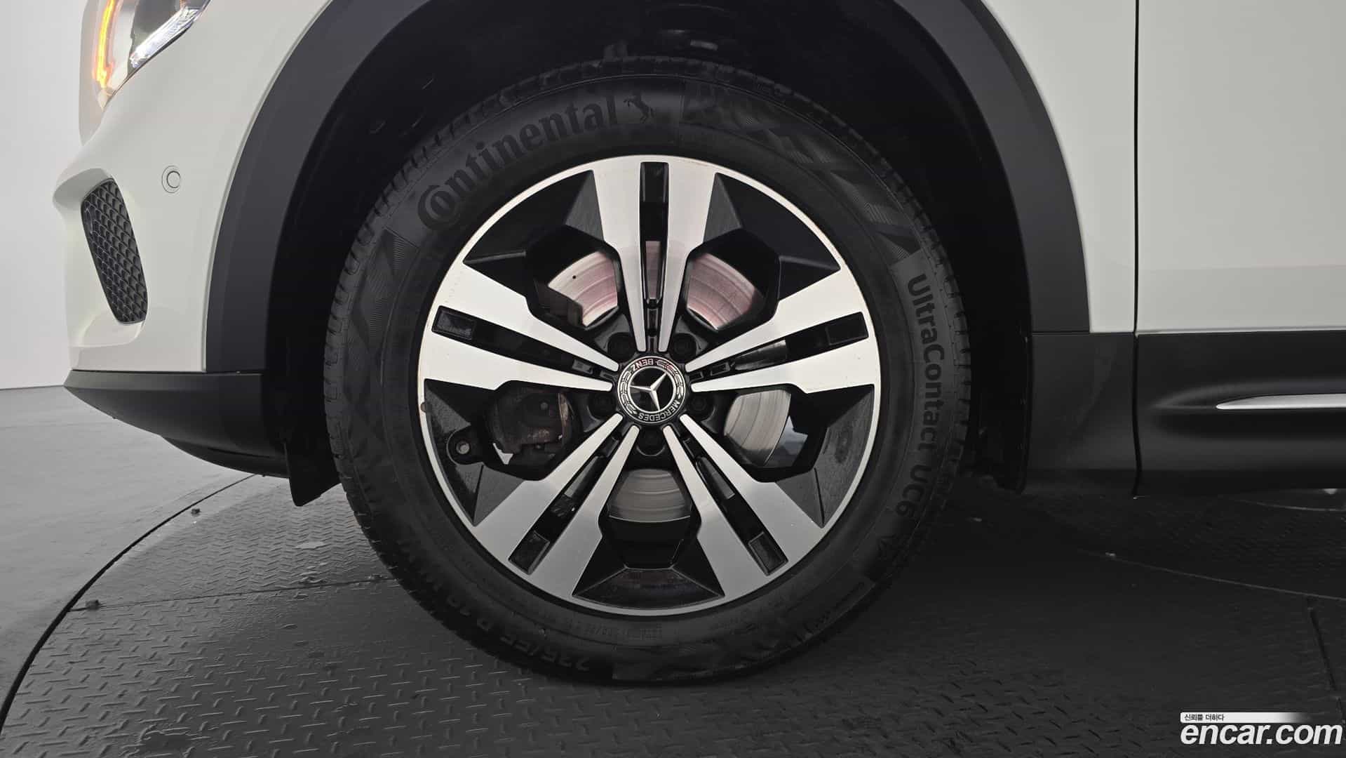 GLB-Class Mercedes-Benz 2021.1-OUTER-005