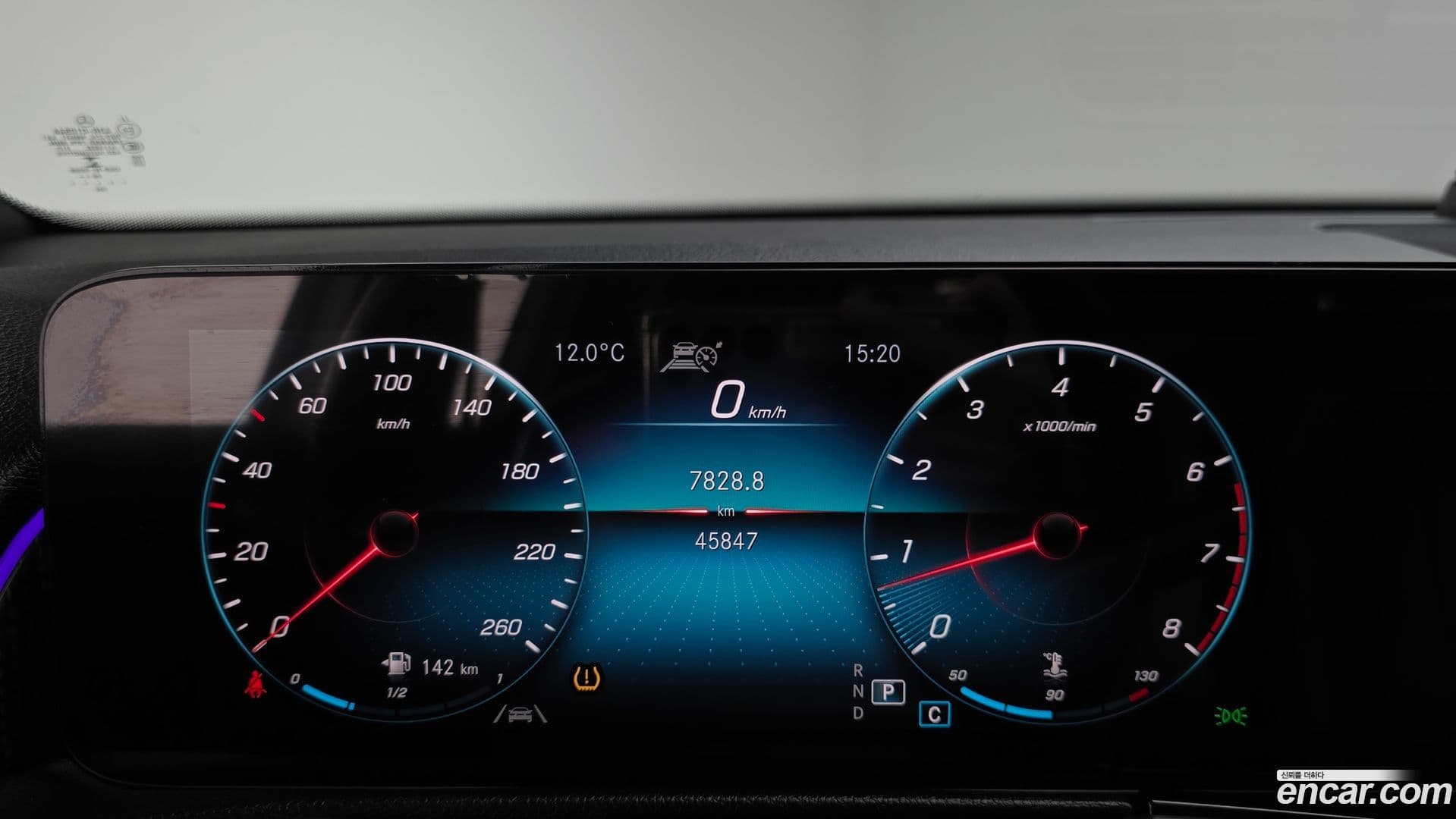 Main__Slider__Photo:GLB-Class Mercedes-Benz 2021.1-7