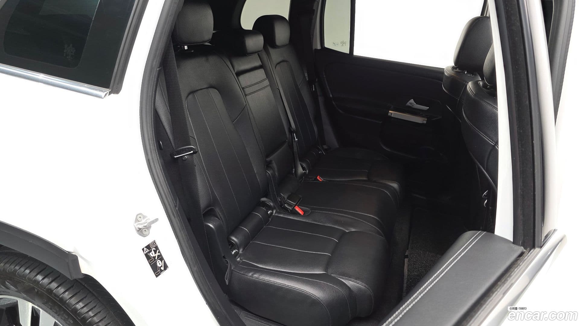 Main__Slider__Photo:GLB-Class Mercedes-Benz 2021.1-11