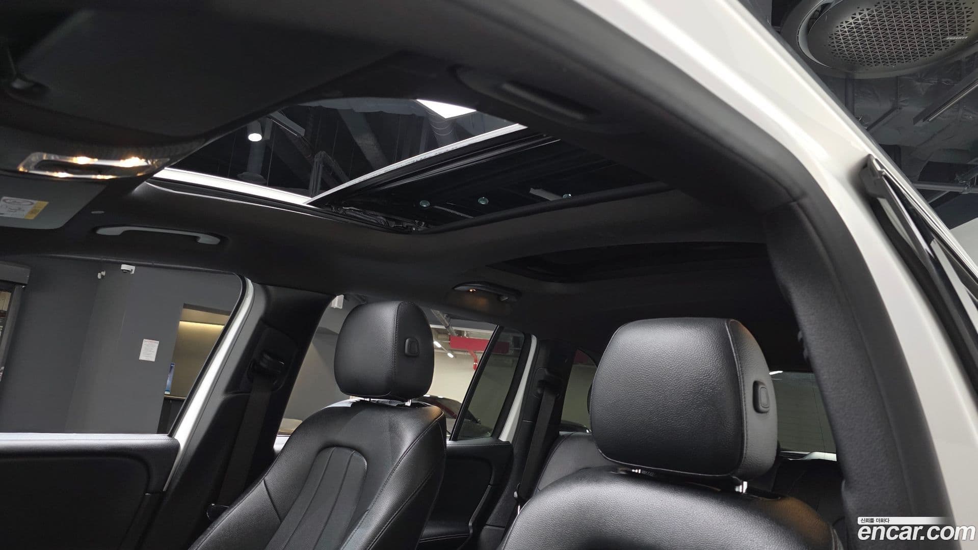 Main__Slider__Photo:GLB-Class Mercedes-Benz 2021.1-18