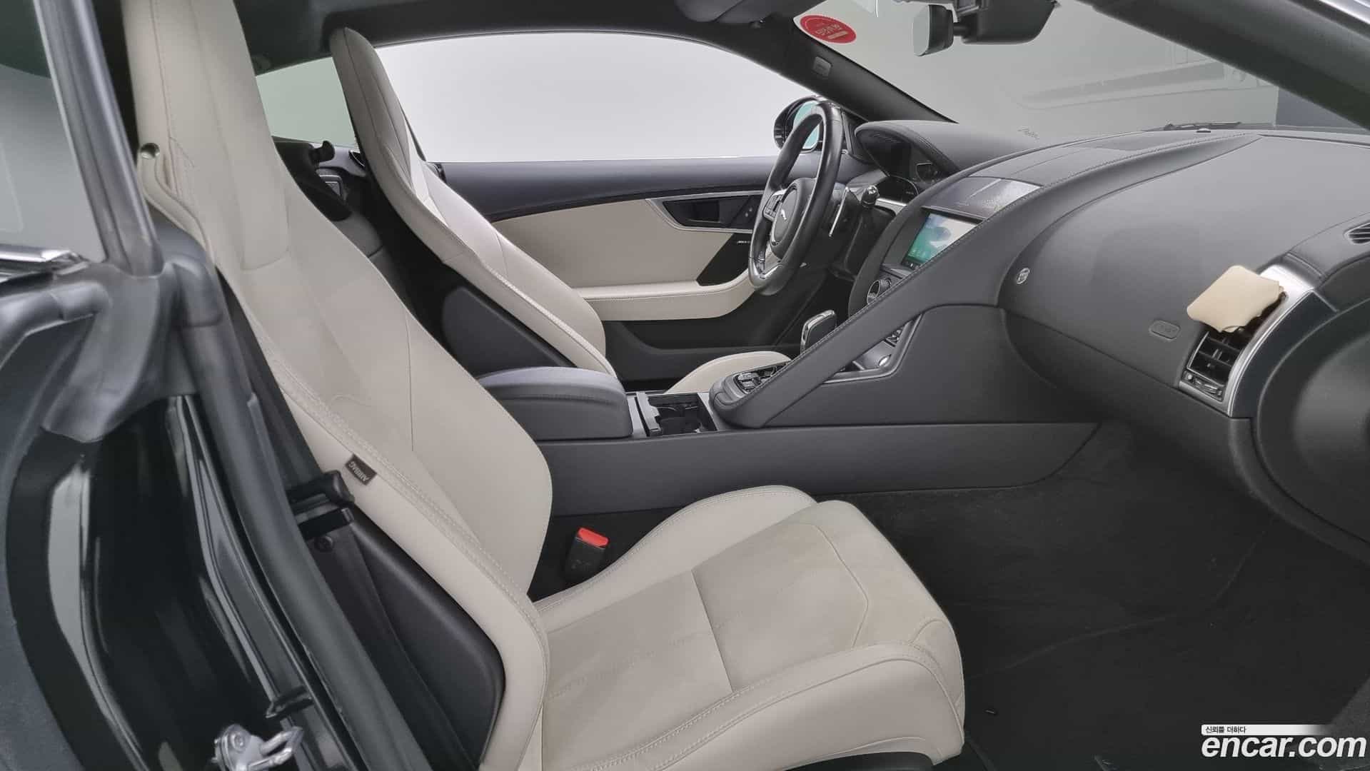 F-TYPE Jaguar 2023.4-OPTION-015