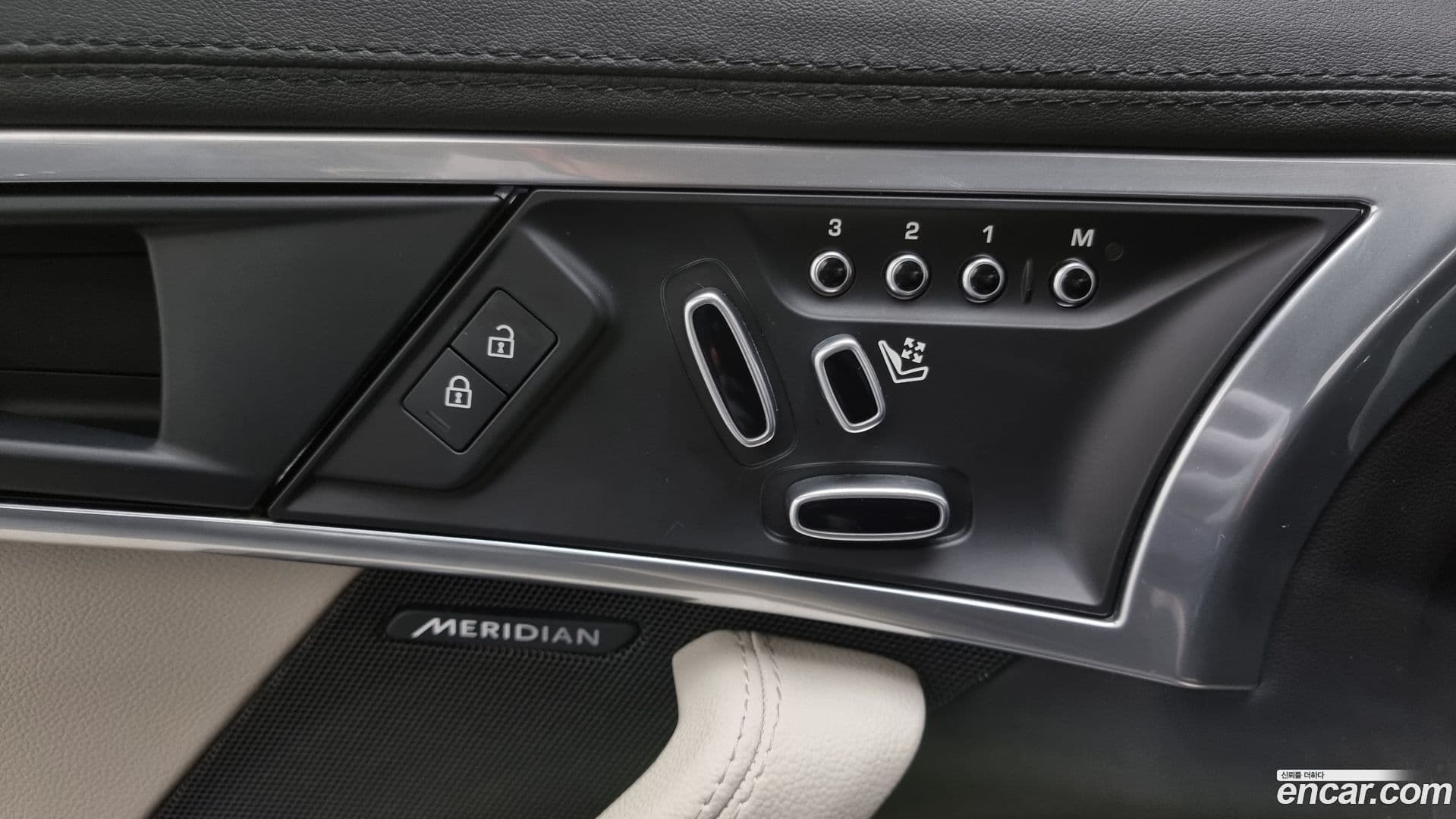 Main__Slider__Photo:F-TYPE Jaguar 2023.4-17