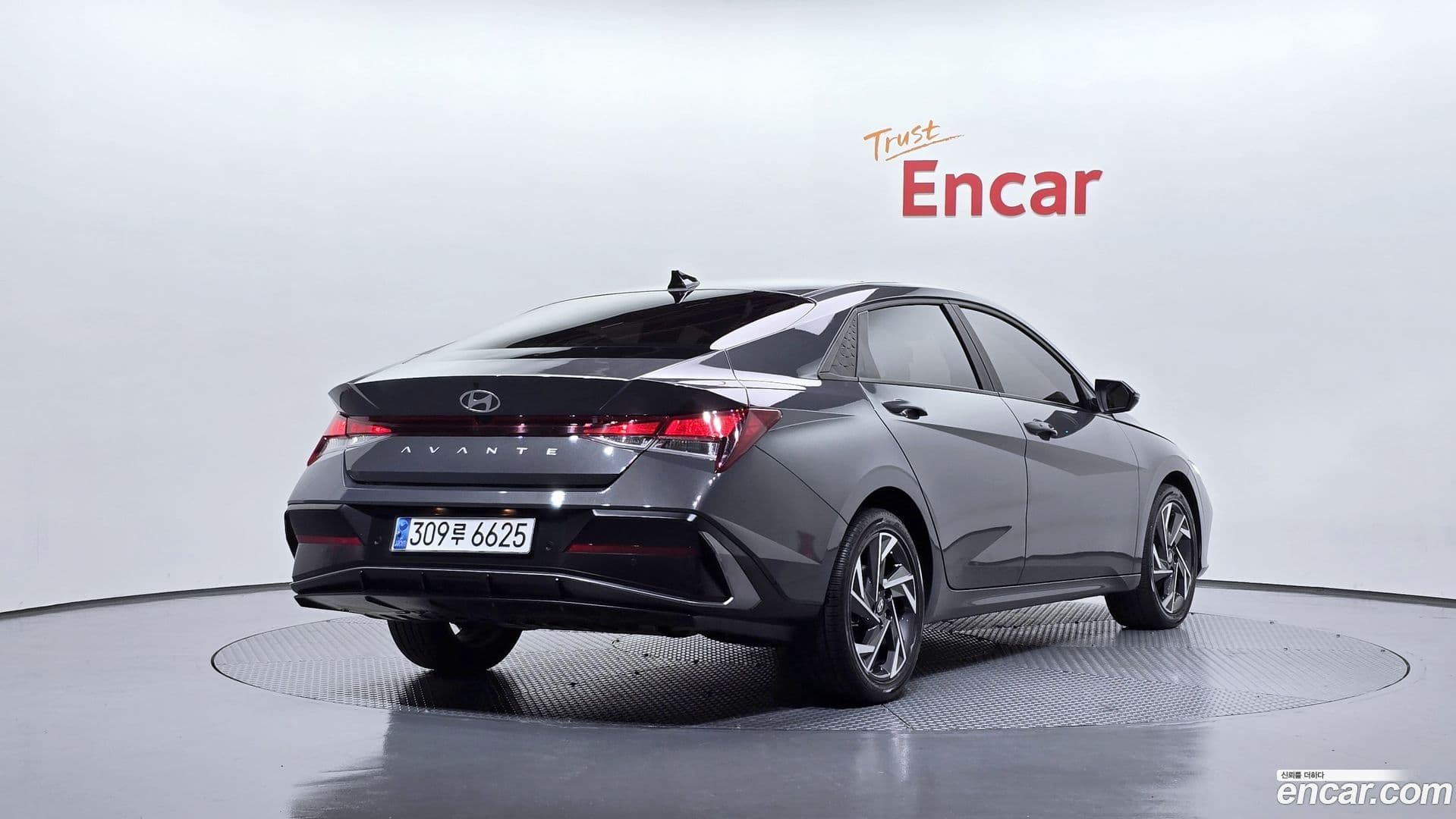 Main__Slider__Photo:AVANTE Hyundai 2023.7-1