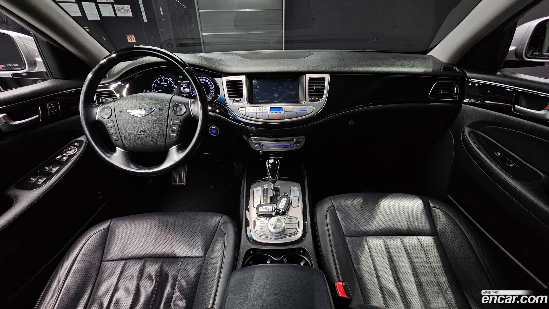Main__Slider__Photo:Genesis Hyundai 2012.6-6