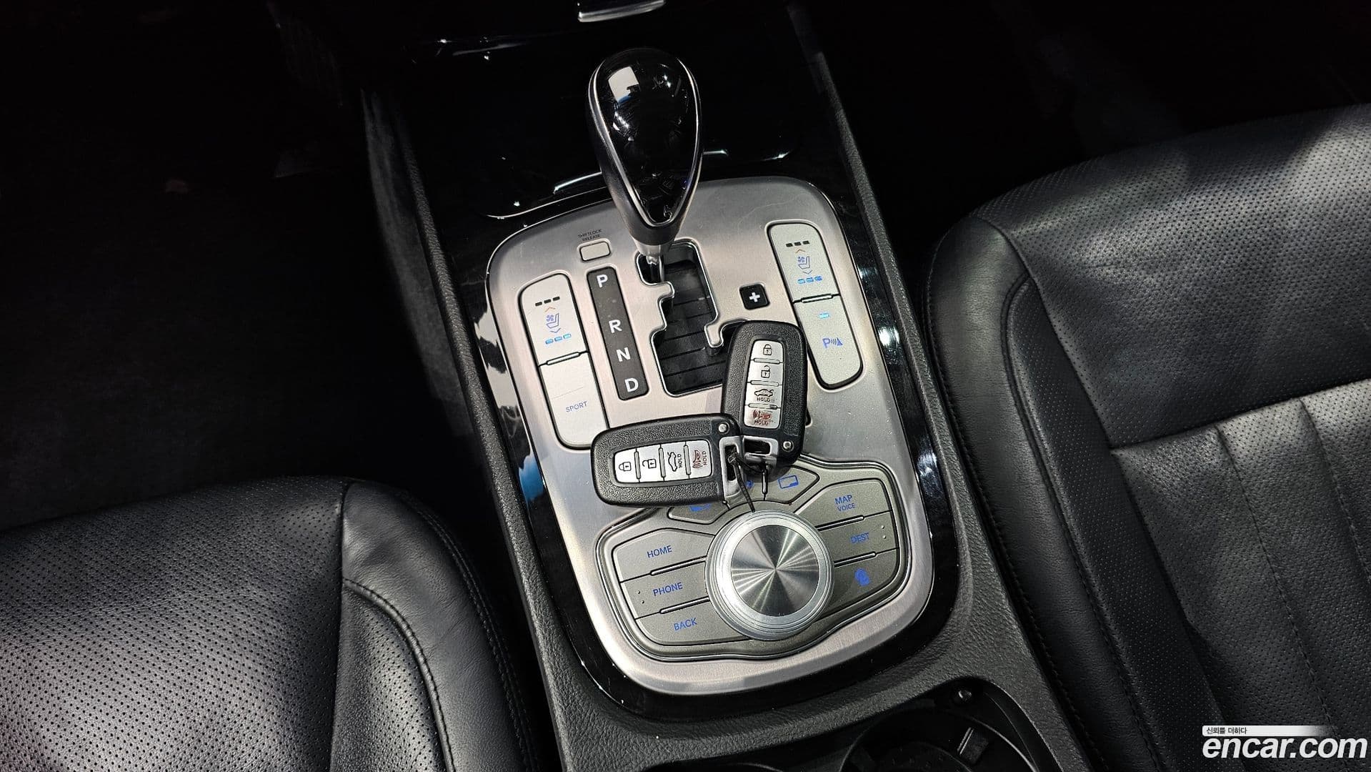 Main__Slider__Photo:Genesis Hyundai 2012.6-8