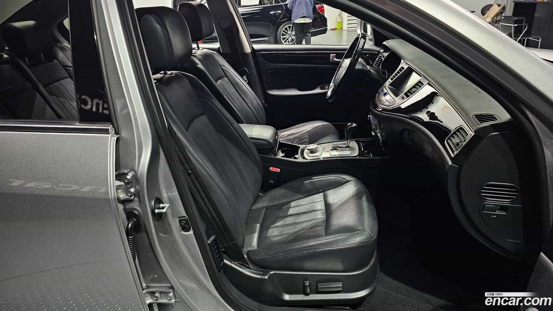 Genesis Hyundai 2012.6-INNER-010