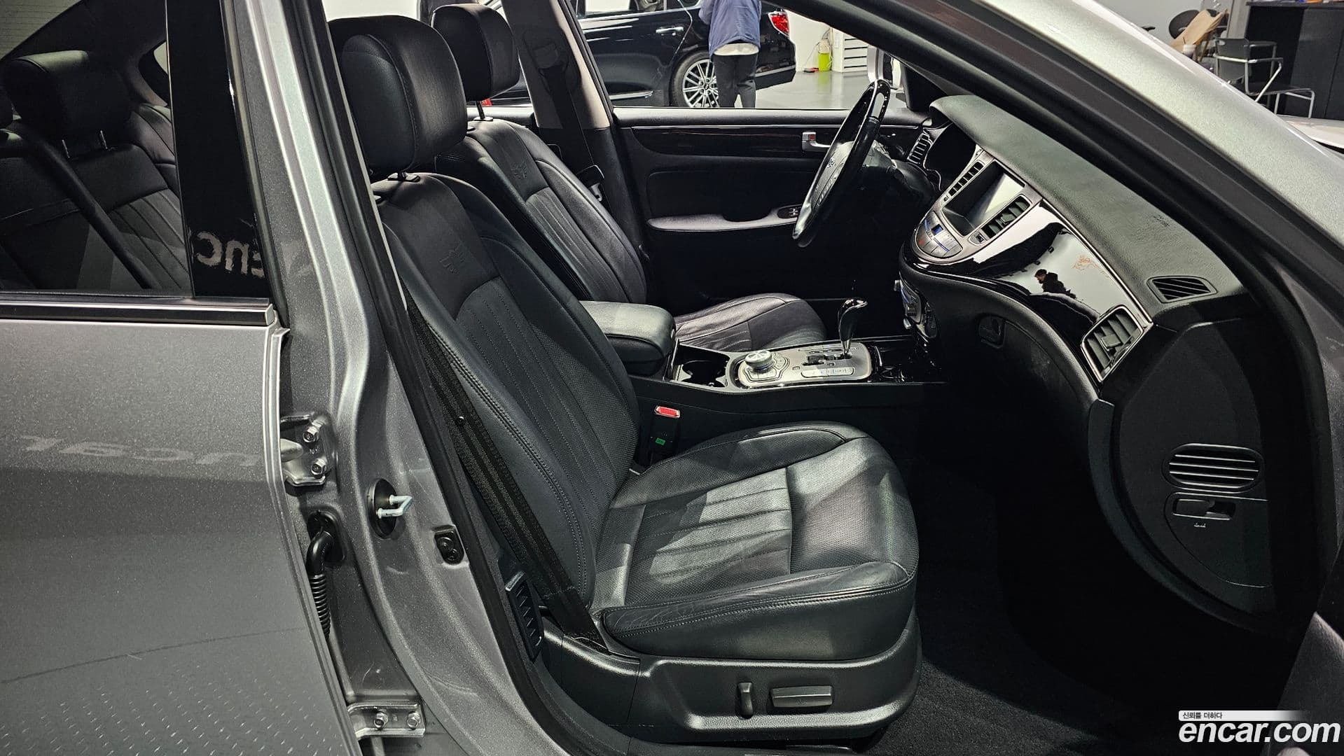 Main__Slider__Photo:Genesis Hyundai 2012.6-9