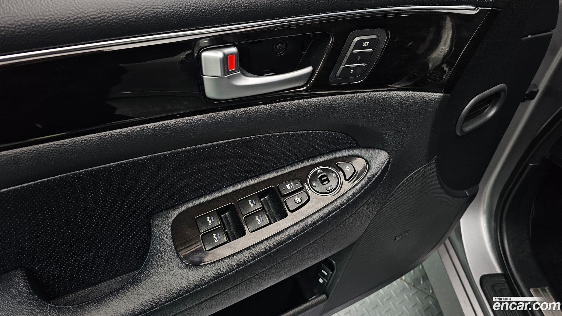 Main__Slider__Photo:Genesis Hyundai 2012.6-18