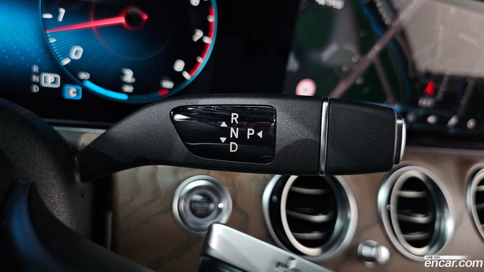 Main__Slider__Photo:E-Class Mercedes-Benz 2020.11-8