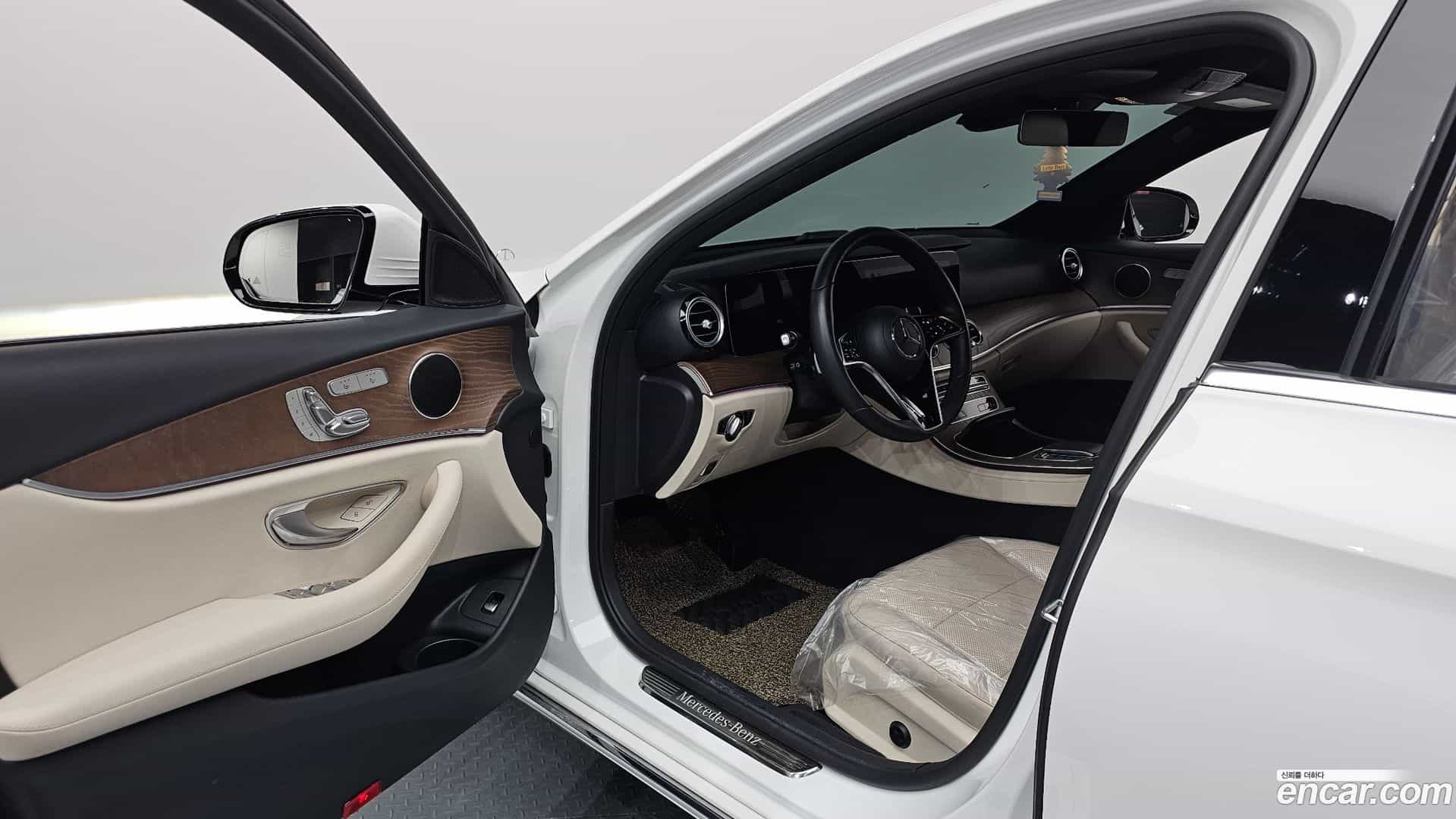 E-Class Mercedes-Benz 2020.11-INNER-010