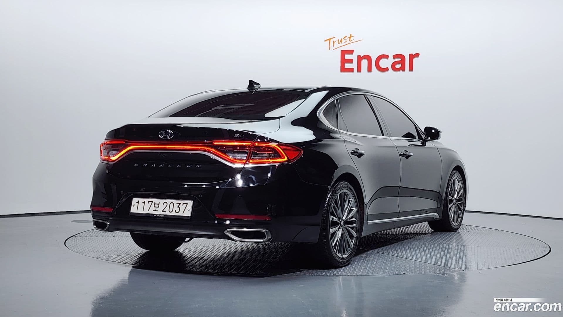 Main__Slider__Photo:Grandeur Hyundai 2017.2-1