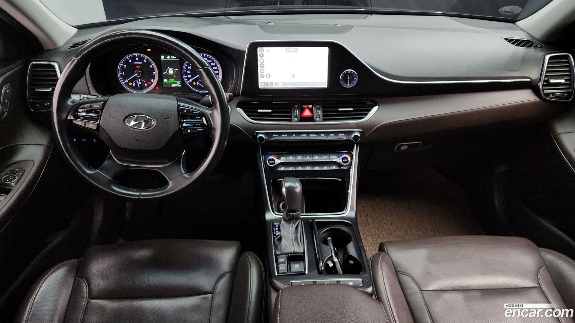 Main__Slider__Photo:Grandeur Hyundai 2017.2-6