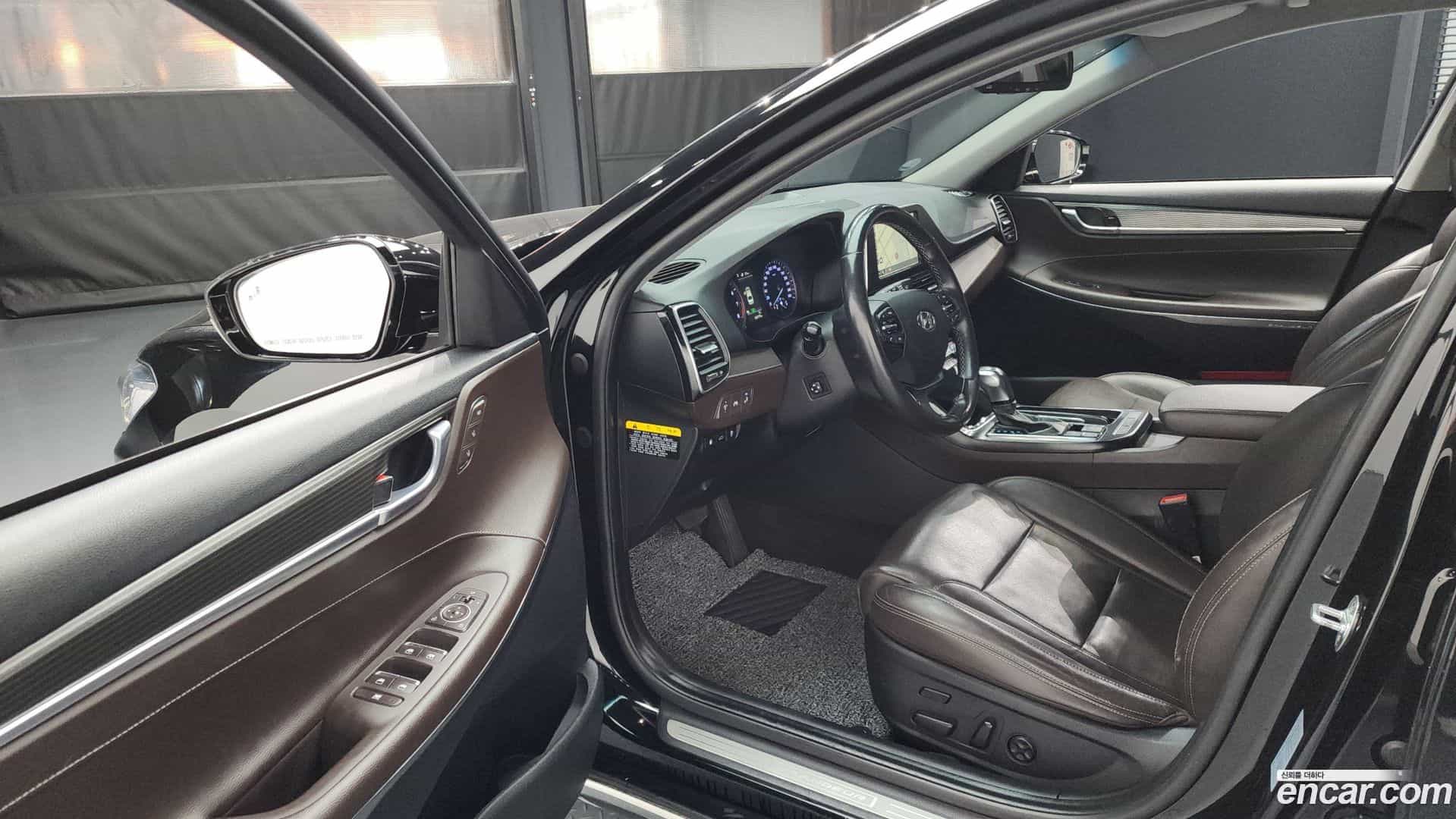Grandeur Hyundai 2017.2-INNER-010