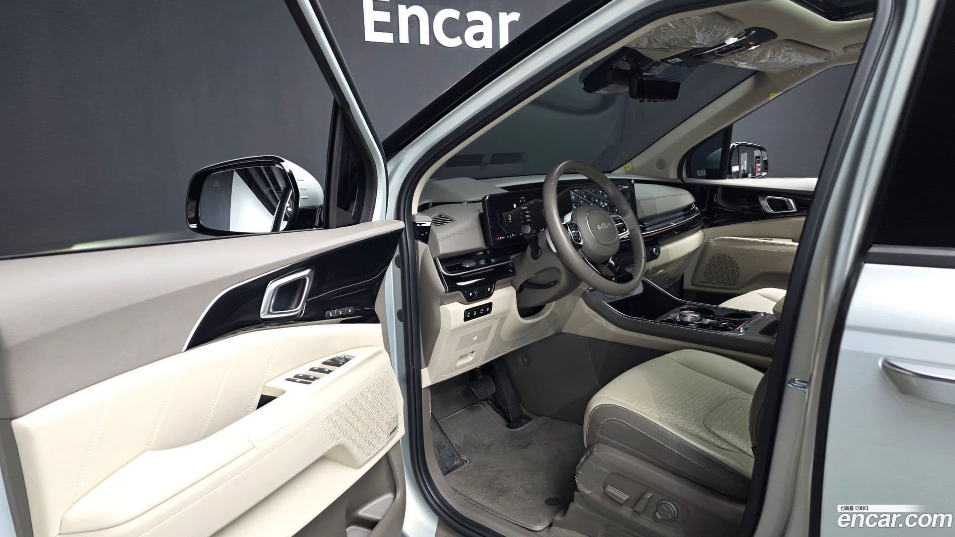 Main__Slider__Photo:Canival Kia 2023.10-11