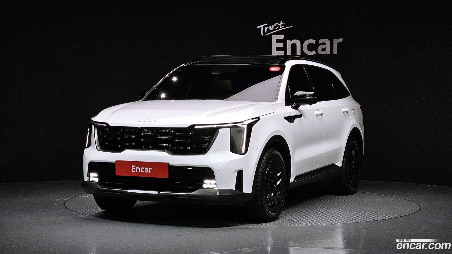 Main__Slider__Photo:Sorento Kia 2023.8-0