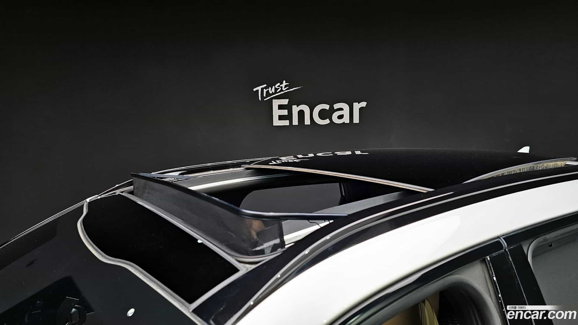 Sorento Kia 2023.8-OPTION-024