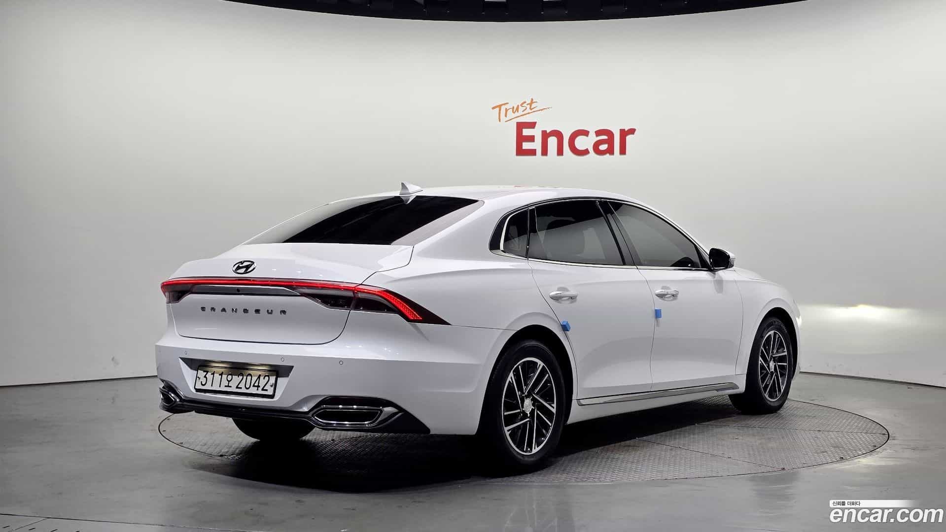 Grandeur Hyundai 2022.1-OUTER-002