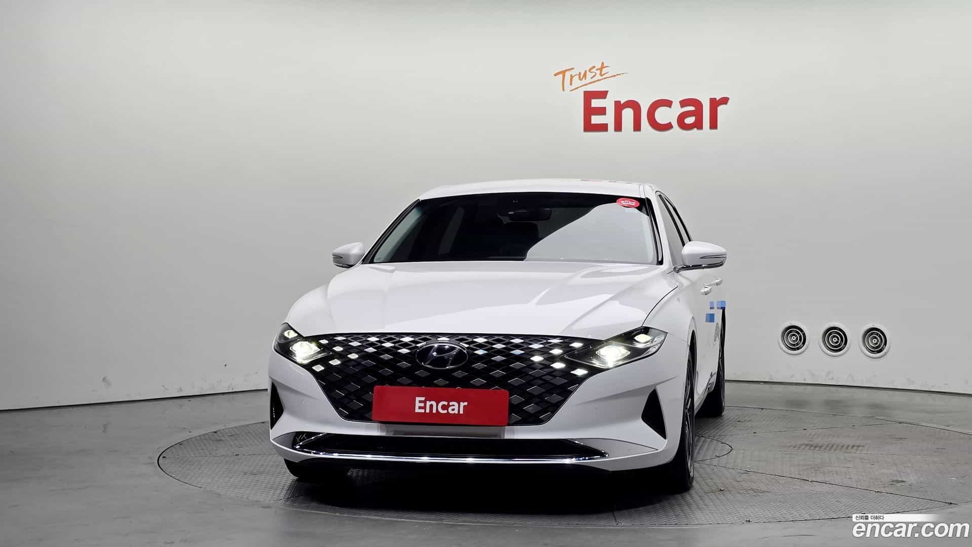 Grandeur Hyundai 2022.1-OUTER-003