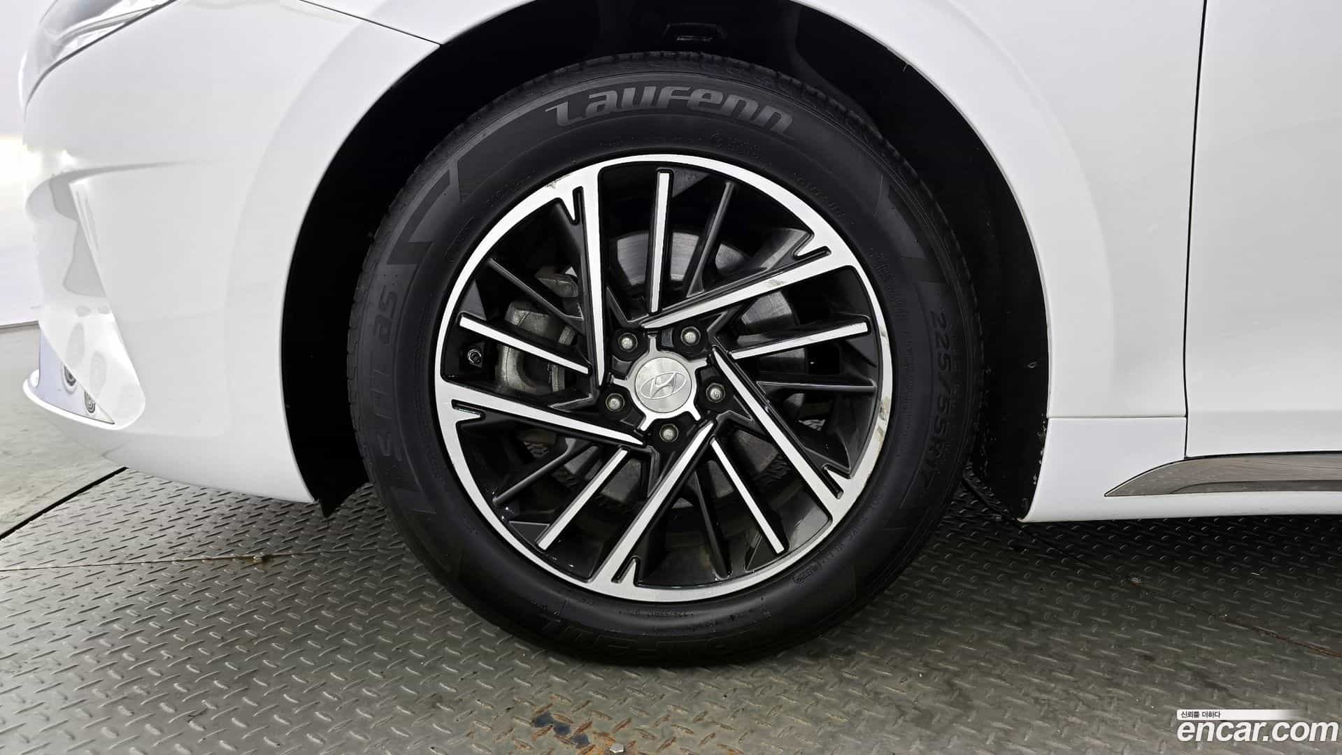 Grandeur Hyundai 2022.1-OUTER-005