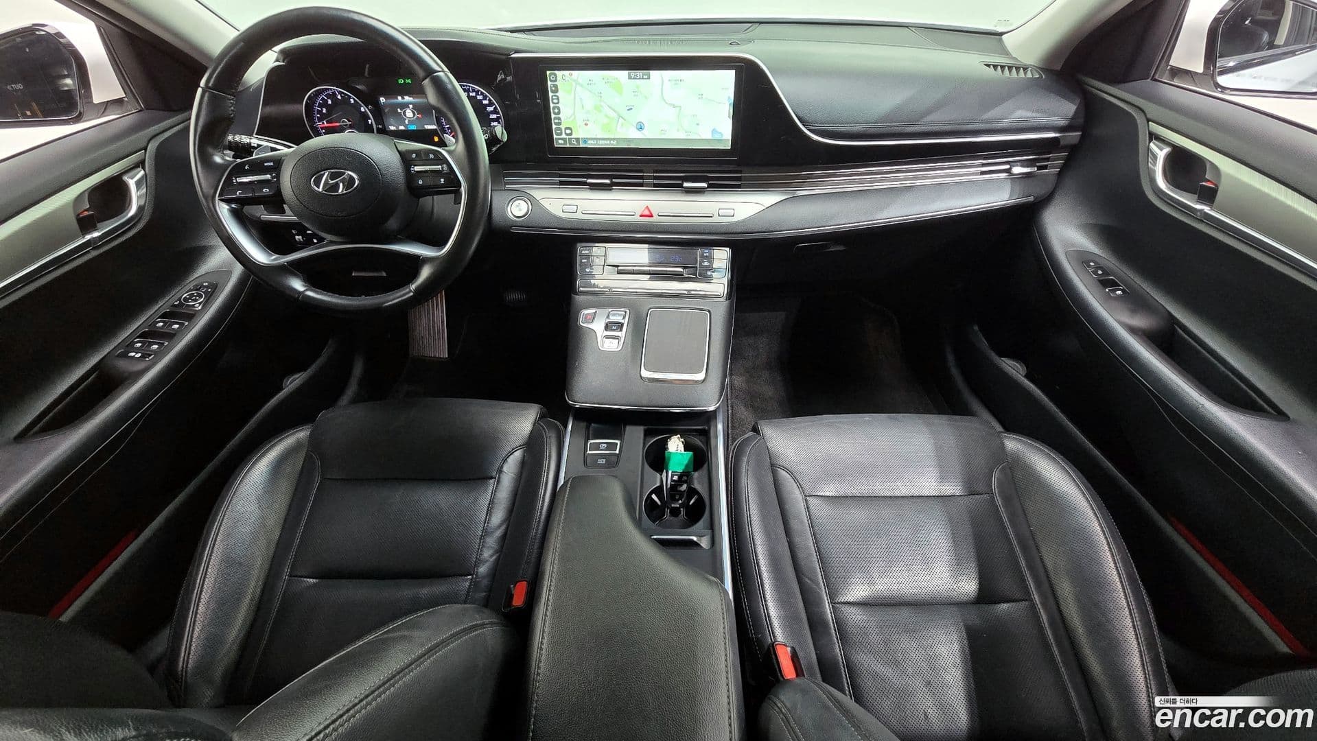 Main__Slider__Photo:Grandeur Hyundai 2022.1-6