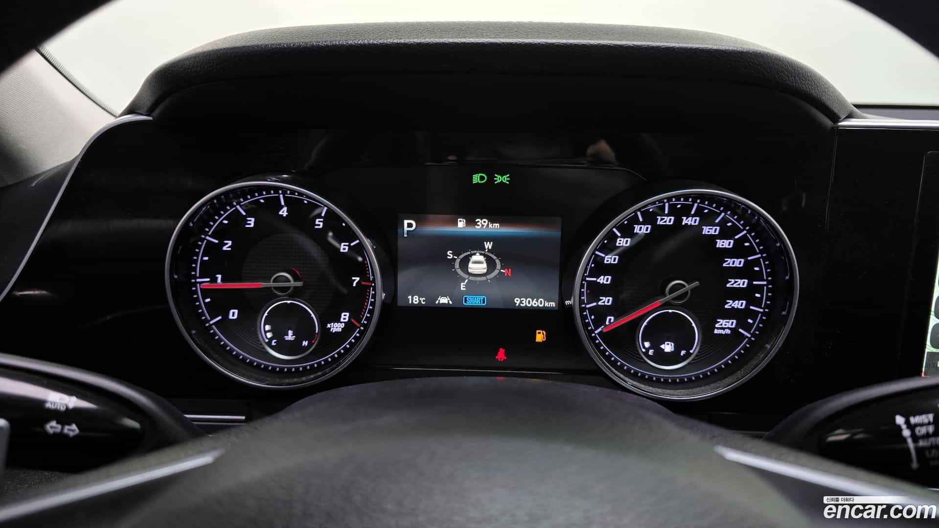 Grandeur Hyundai 2022.1-INNER-008