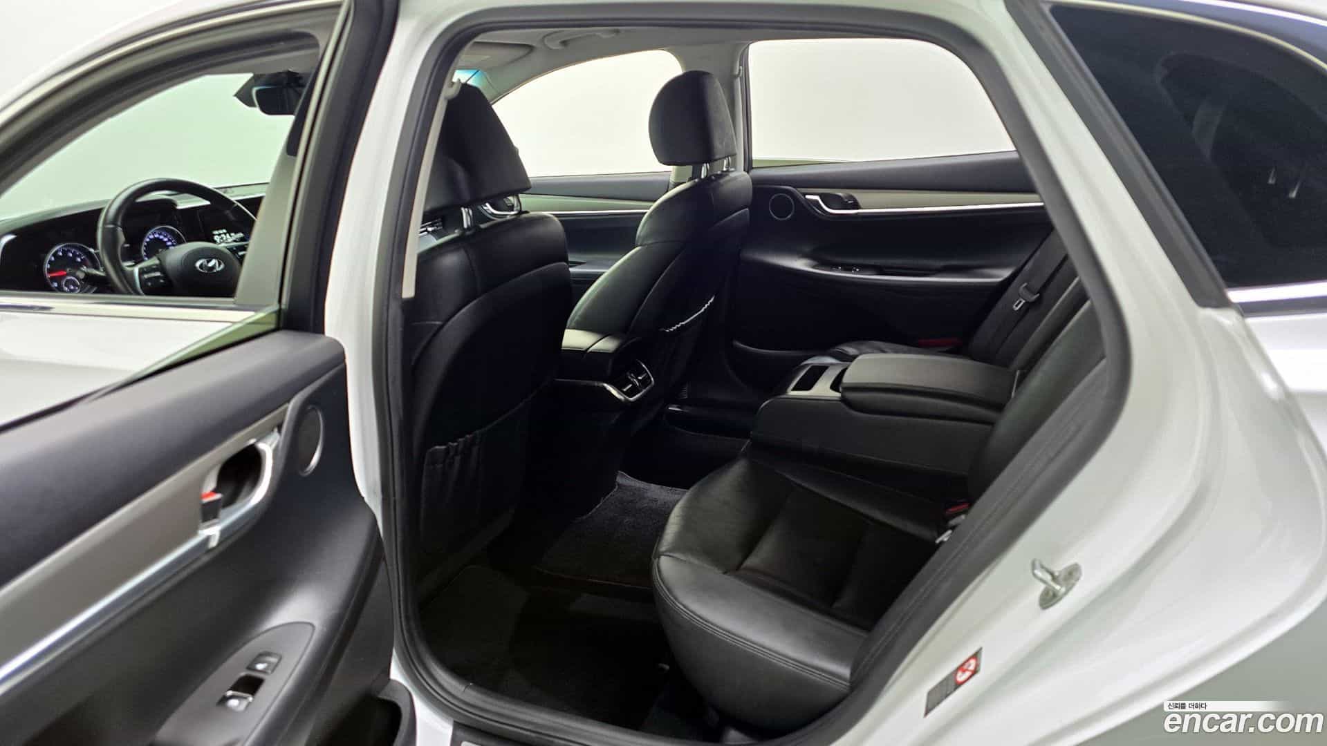 Grandeur Hyundai 2022.1-OPTION-015