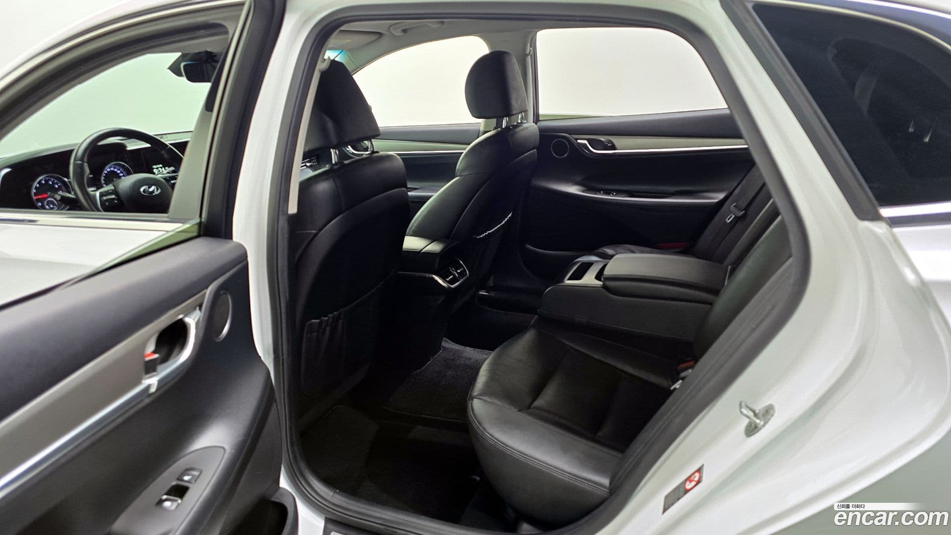 Main__Slider__Photo:Grandeur Hyundai 2022.1-10