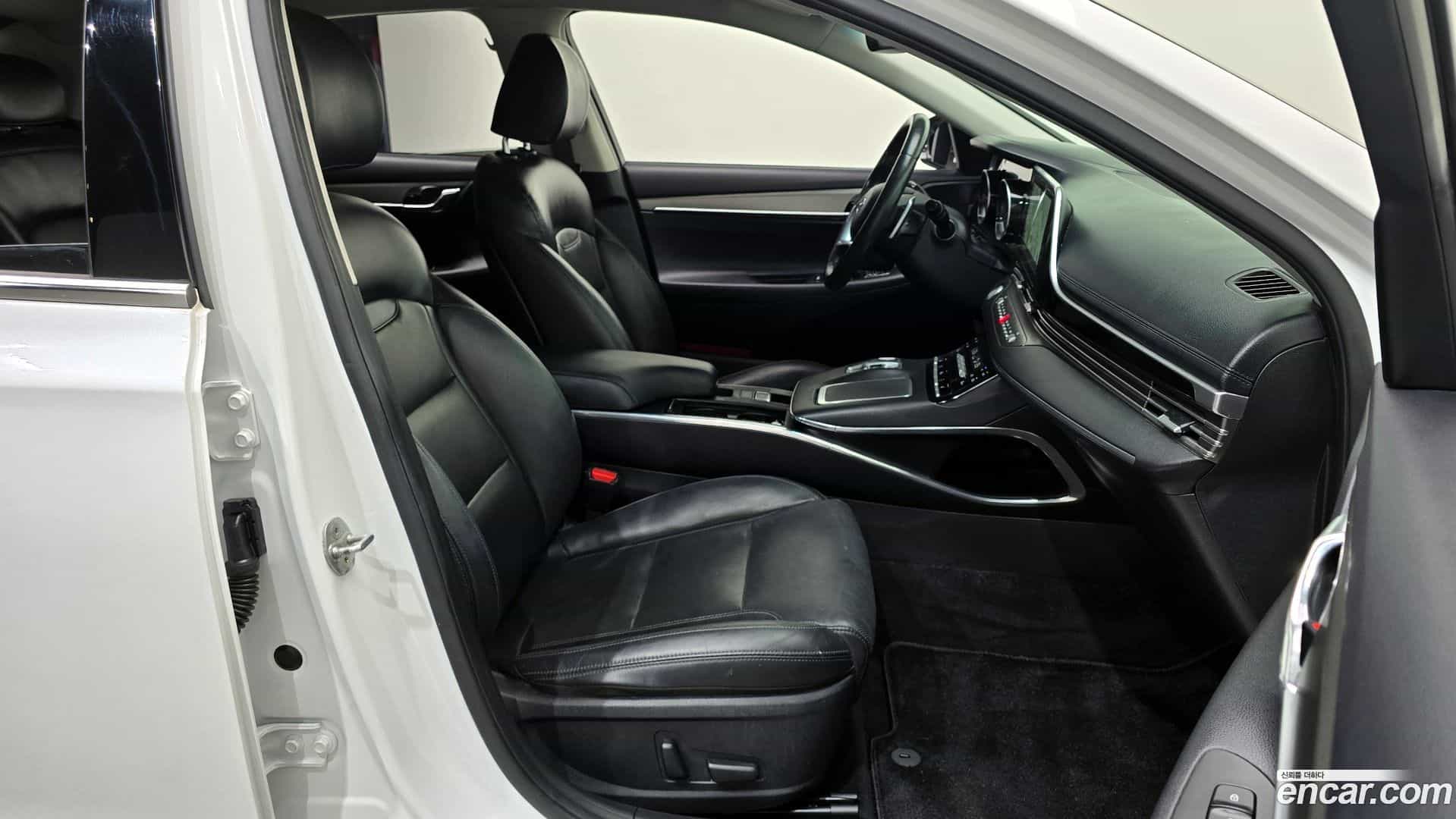 Grandeur Hyundai 2022.1-OPTION-016