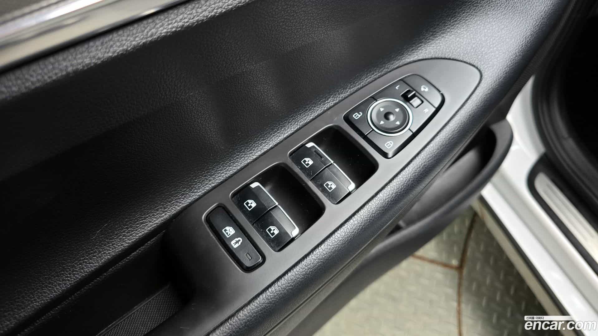 Grandeur Hyundai 2022.1-OPTION-017