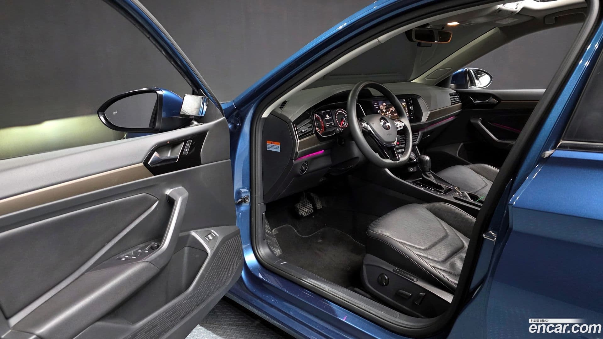 Main__Slider__Photo:Jetta Volkswagen 2020.11-9