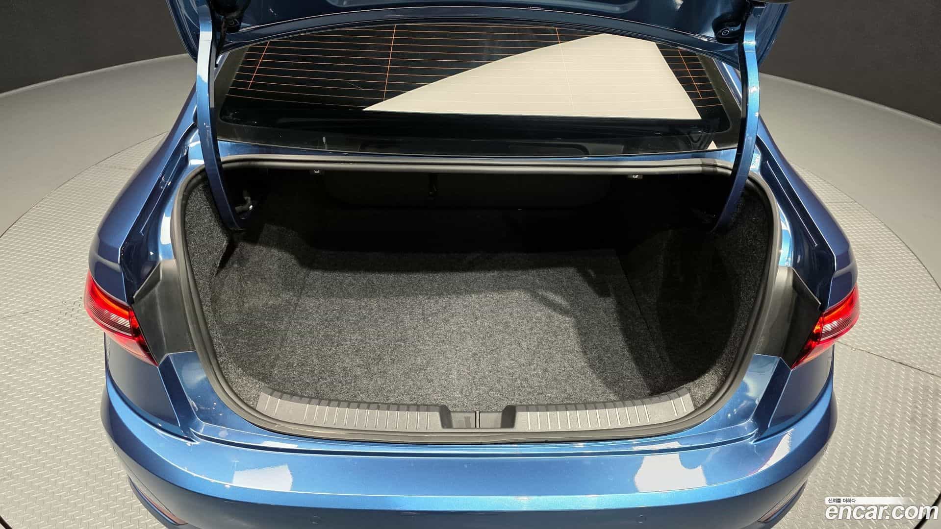 Jetta Volkswagen 2020.11-OPTION-024