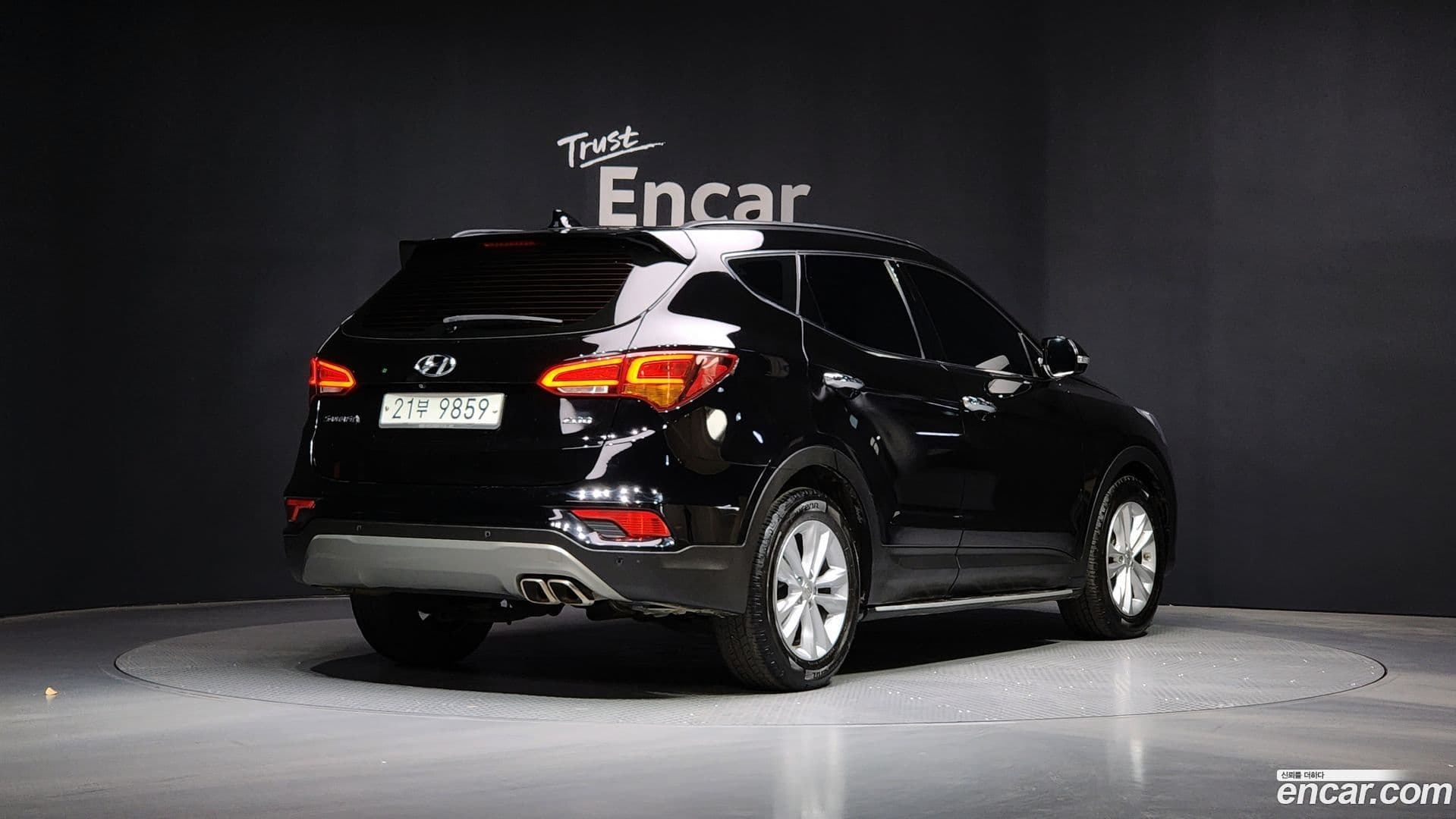 Main__Slider__Photo:Santafe Hyundai 2017.3-1