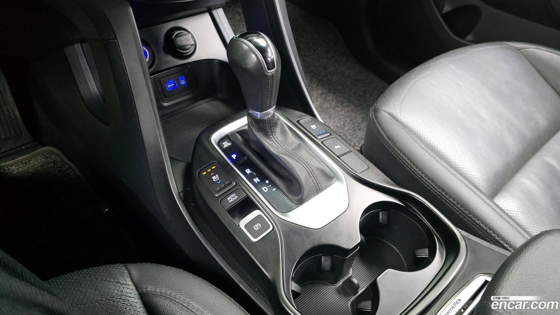 Main__Slider__Photo:Santafe Hyundai 2017.3-8