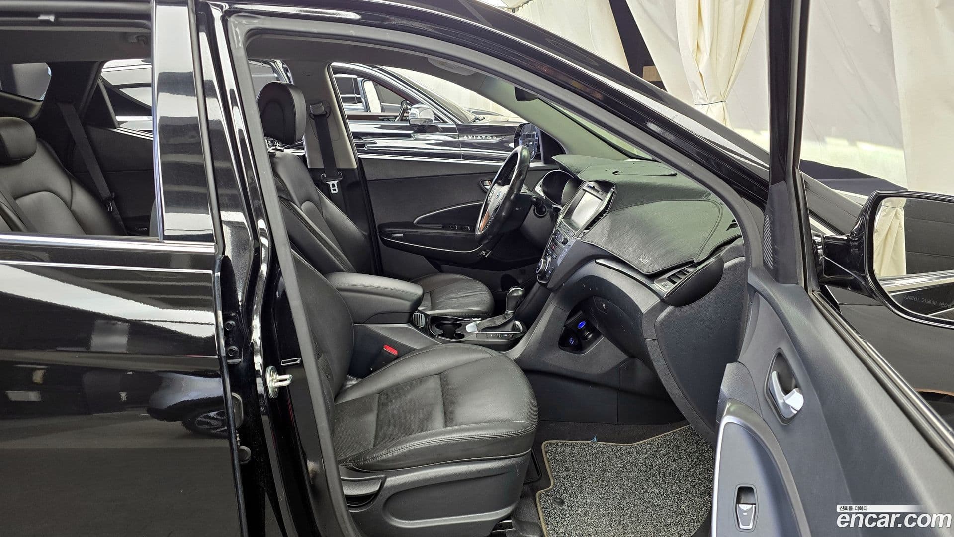 Main__Slider__Photo:Santafe Hyundai 2017.3-10