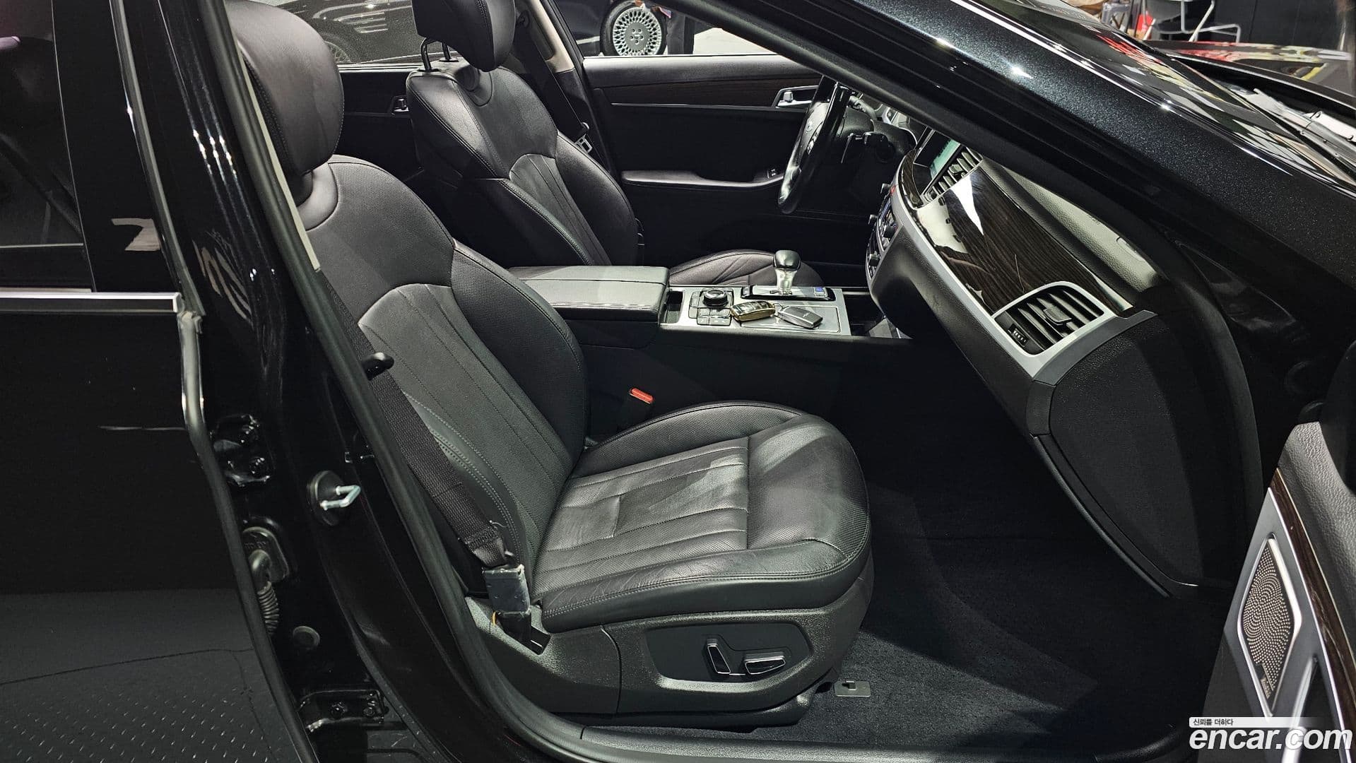 Main__Slider__Photo:G80 Genesis 2017.9-9