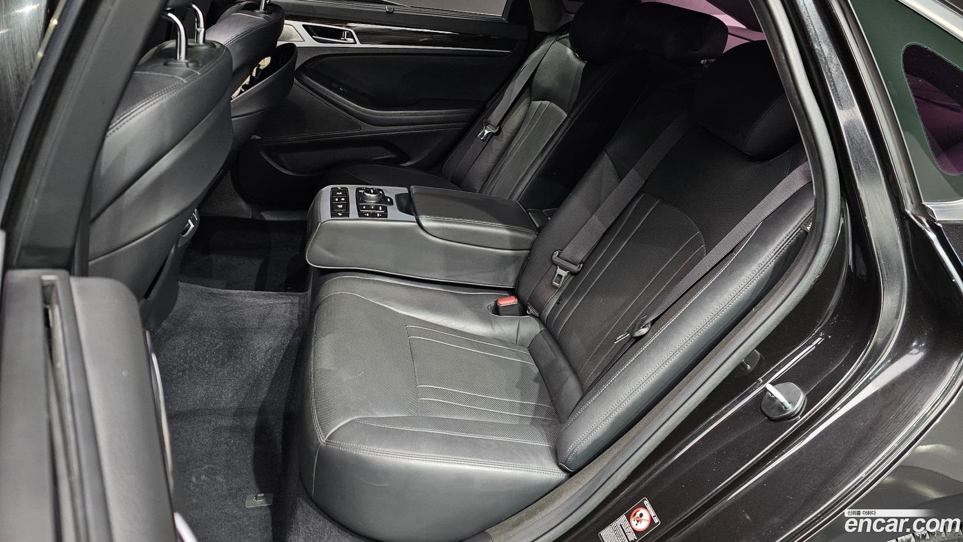 Main__Slider__Photo:G80 Genesis 2017.9-11