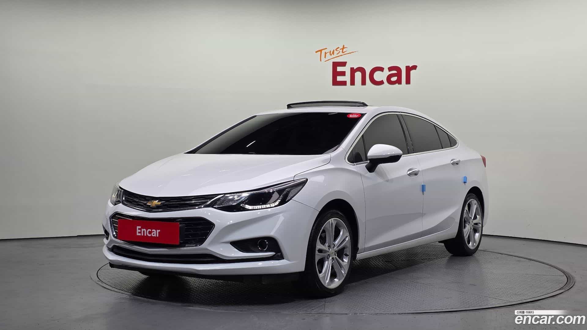 Cruze Chevrolet 2017.11-OUTER-001