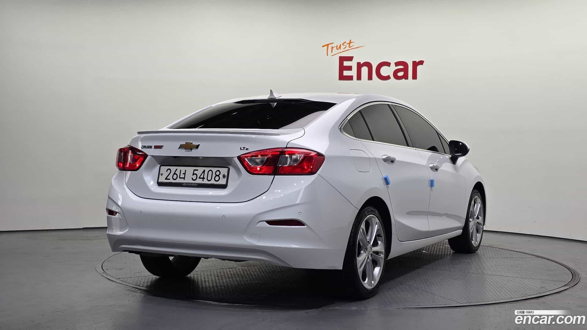 Cruze Chevrolet 2017.11-OUTER-002