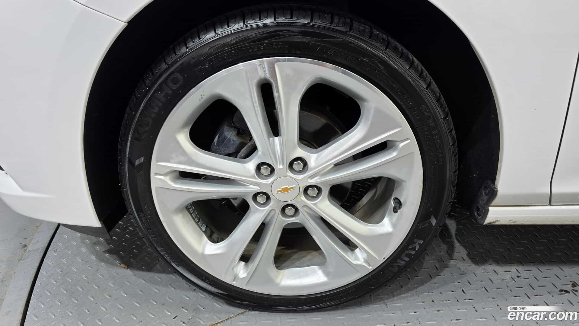 Cruze Chevrolet 2017.11-OUTER-005